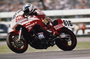 Russel Savoury's monster FZ750 Yamaha - Daytona - 1987