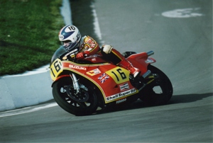 Mallory Park hairpin - Heron Suzuki - 1982